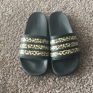 Leopard Stripe Adidas Slides 🐆